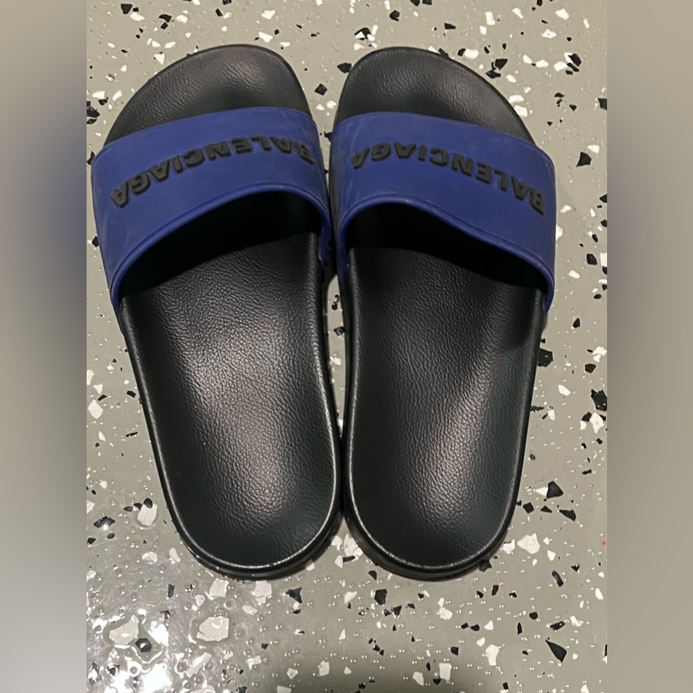 Woman slid Balenciaga size 6